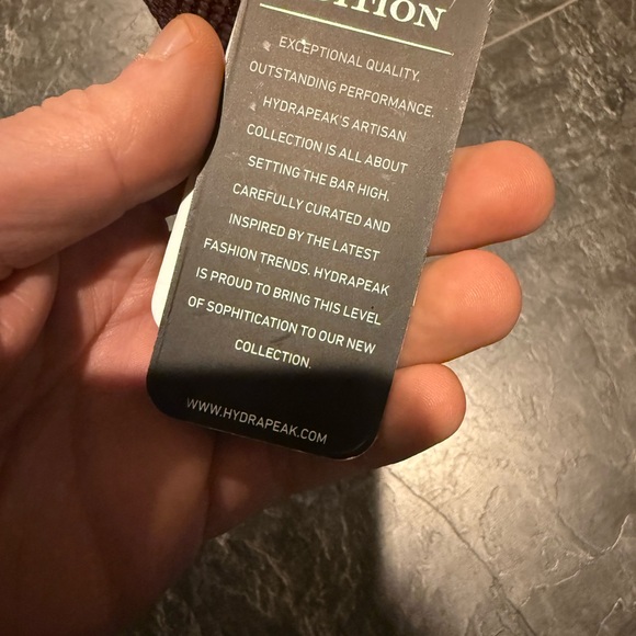 Hydrapeak Bling Rose Gold Rhinestone Tumbler Cup Limited Edition - 25oz - Picture 6 of 7